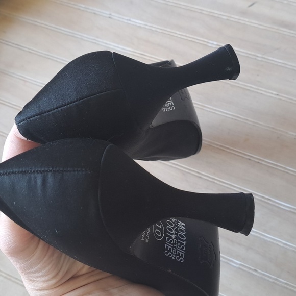 Mootsies Tootsies Collection Black Satin Fabric Short Heel Pumps Classy Formal - Picture 5 of 10